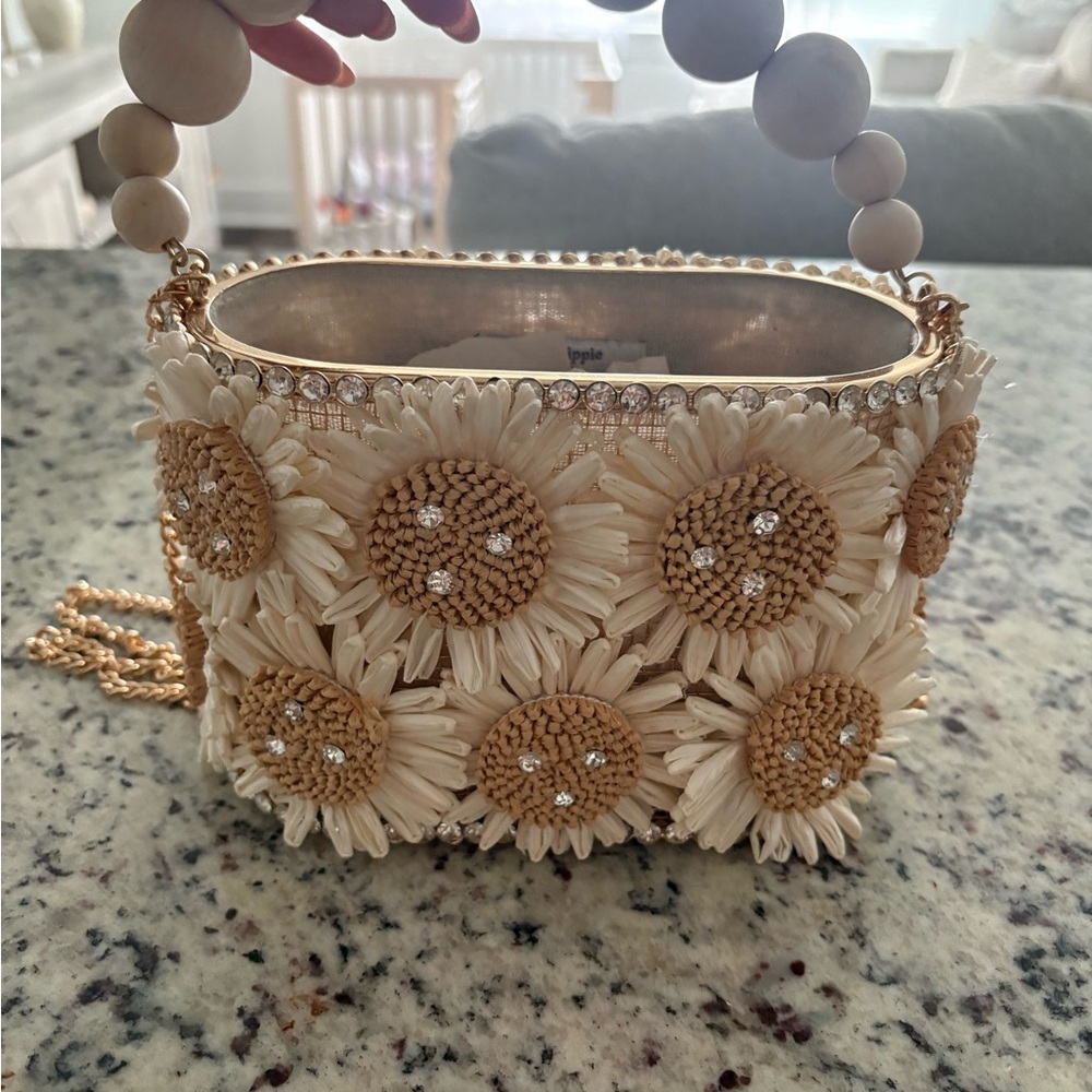 Elegant Floral Beaded Bag